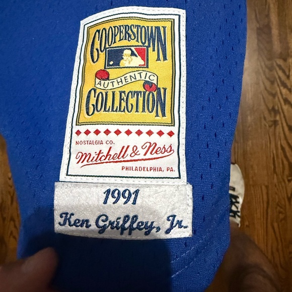 Mitchell & Ness Ken Griffey Jr Seattle Mariners Blue Cooperstown Jersey - Picture 4 of 5